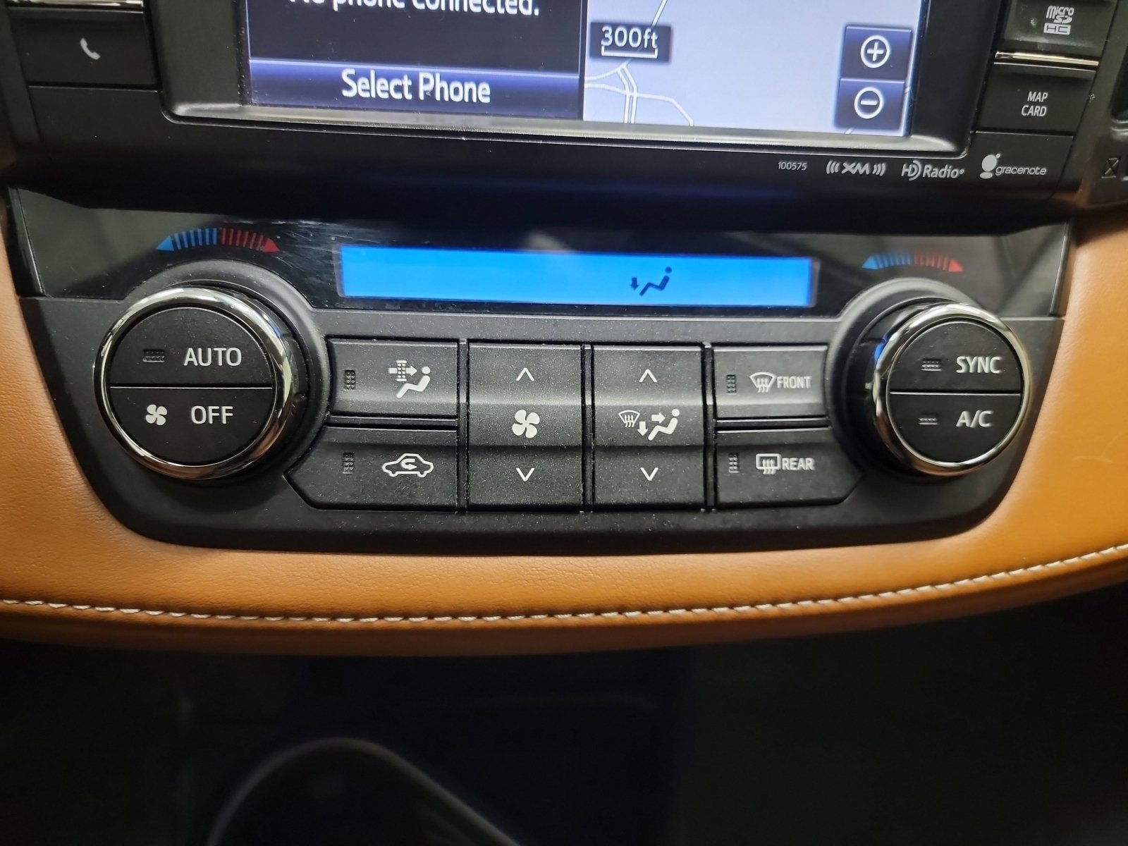 Used 2018 Toyota RAV4 Limited image 32