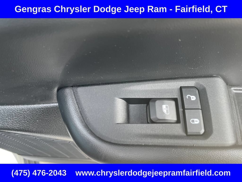 Used 2023 Jeep Grand Cherokee L Altitude AWD/4WD image 24