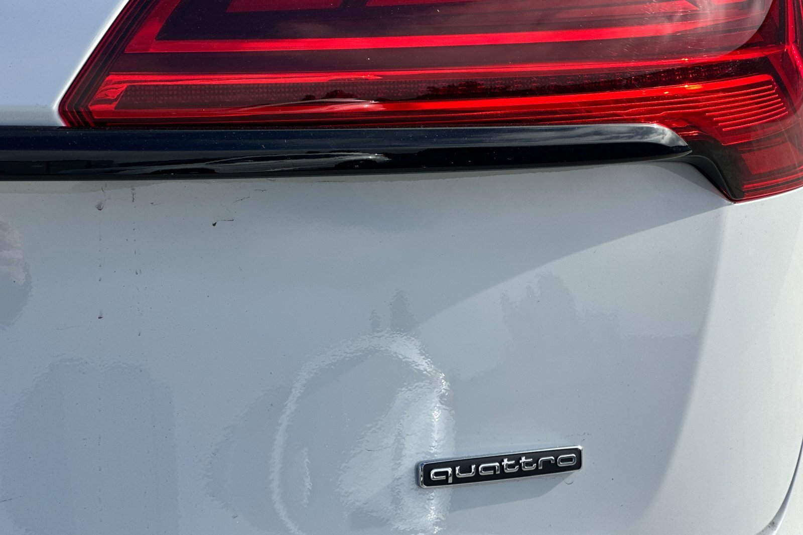 Used 2022 Audi Q5 e Prestige w/ Prestige Package image 37