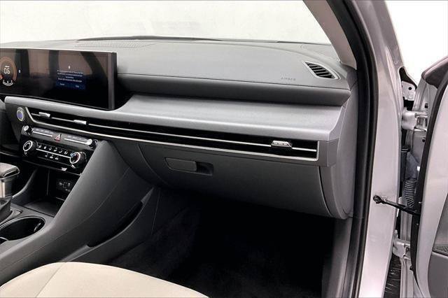New 2025 Hyundai Sonata SE FWD image 16