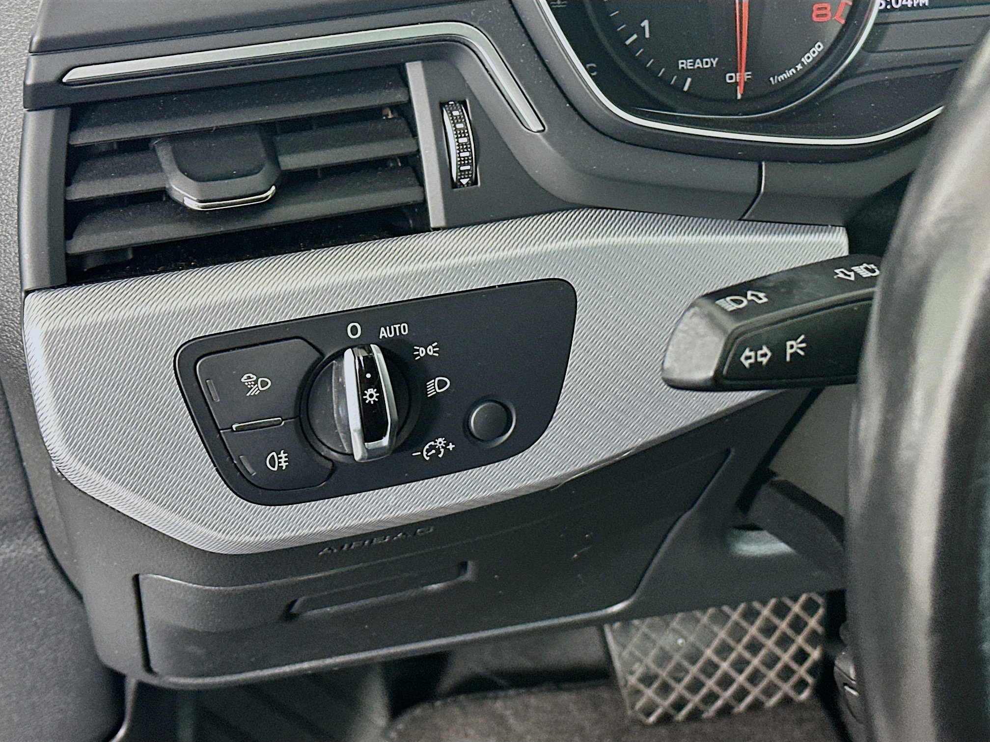 Used 2017 Audi A4 2.0T Premium image 16