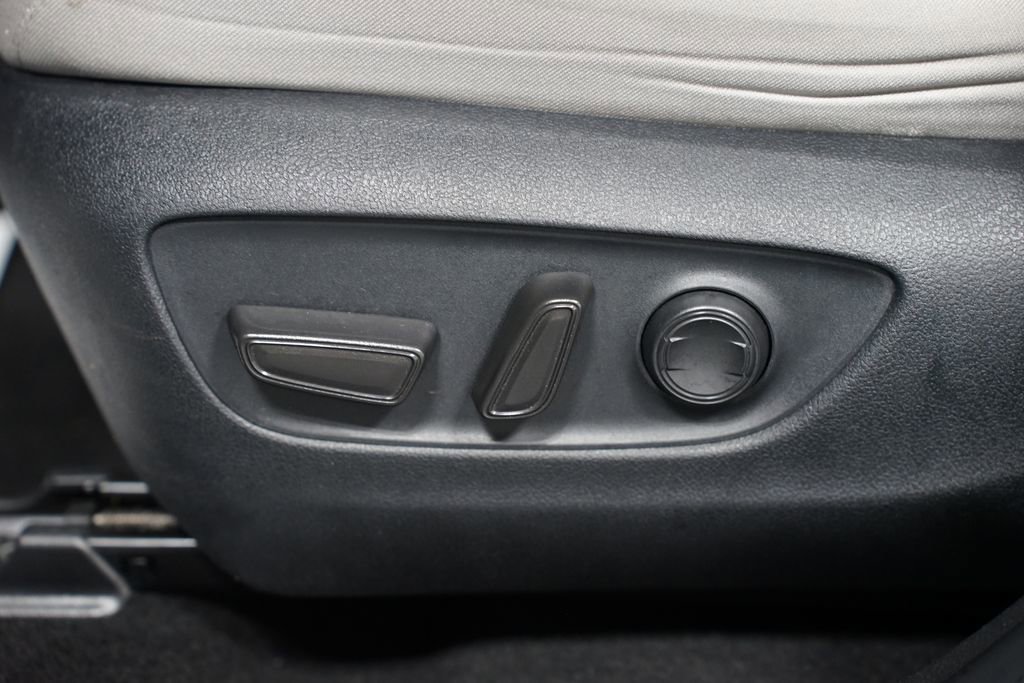 Certified 2025 Toyota RAV4 XLE image 33