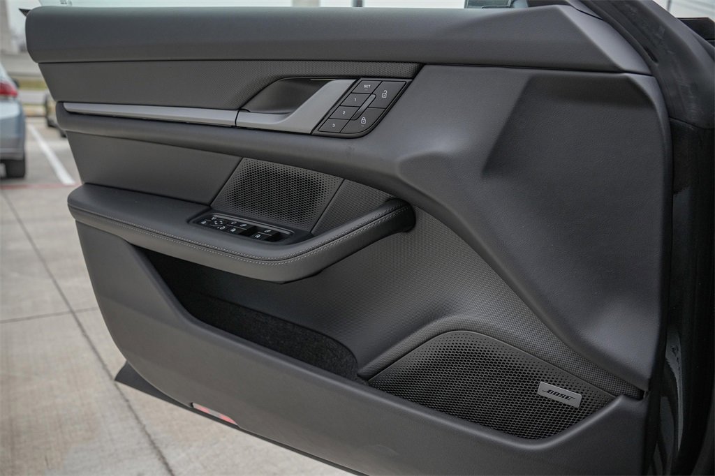 Used 2025 Porsche Taycan 4S image 18