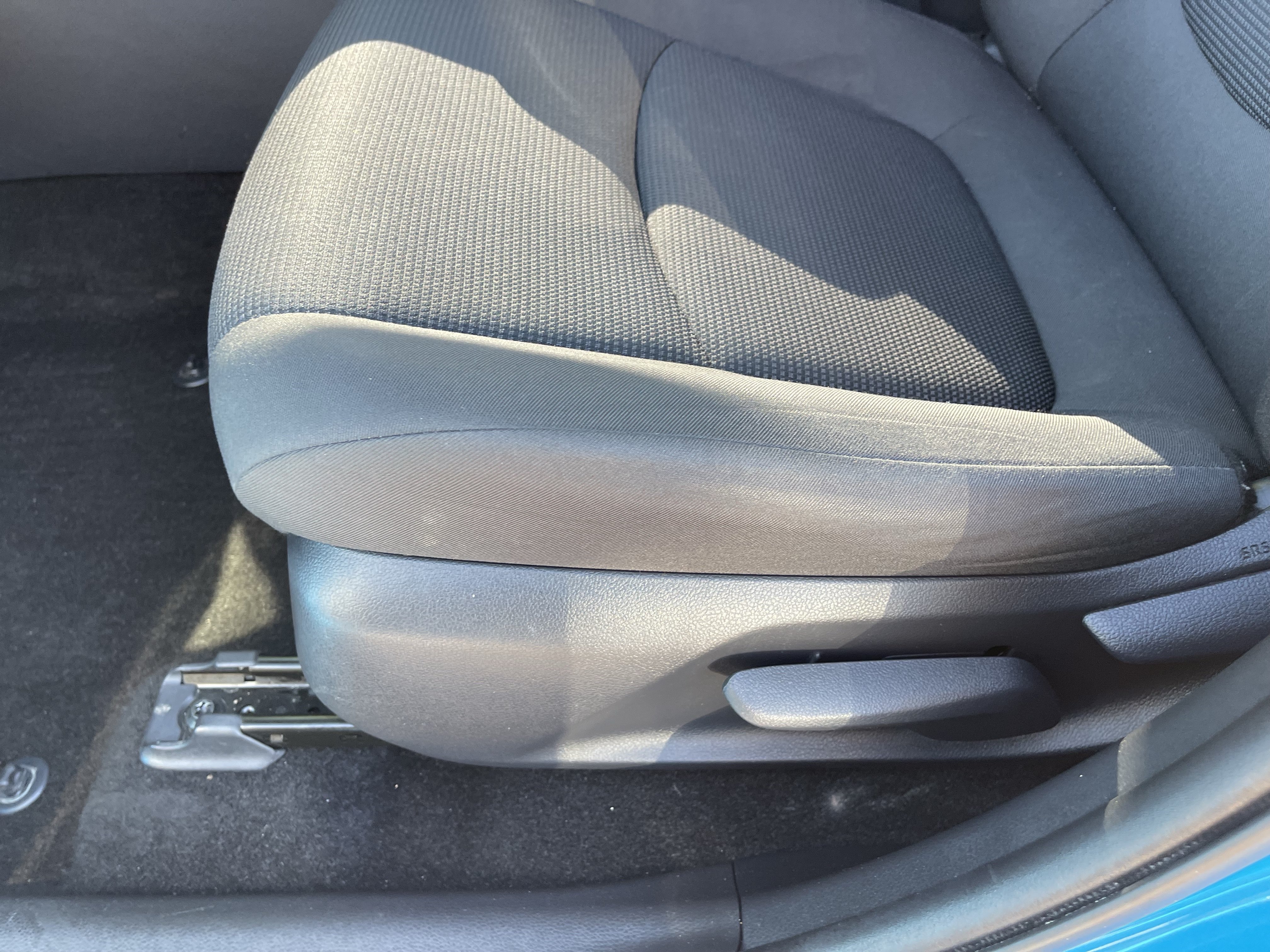 Used 2019 Toyota RAV4 LE w/ All Weather Liner Package FWD image 21