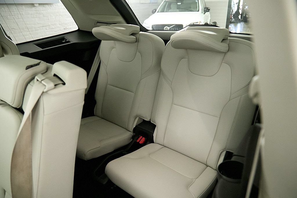 Used 2023 Volvo XC90 T8 Plus w/ Protection Package Premier AWD/4WD image 23