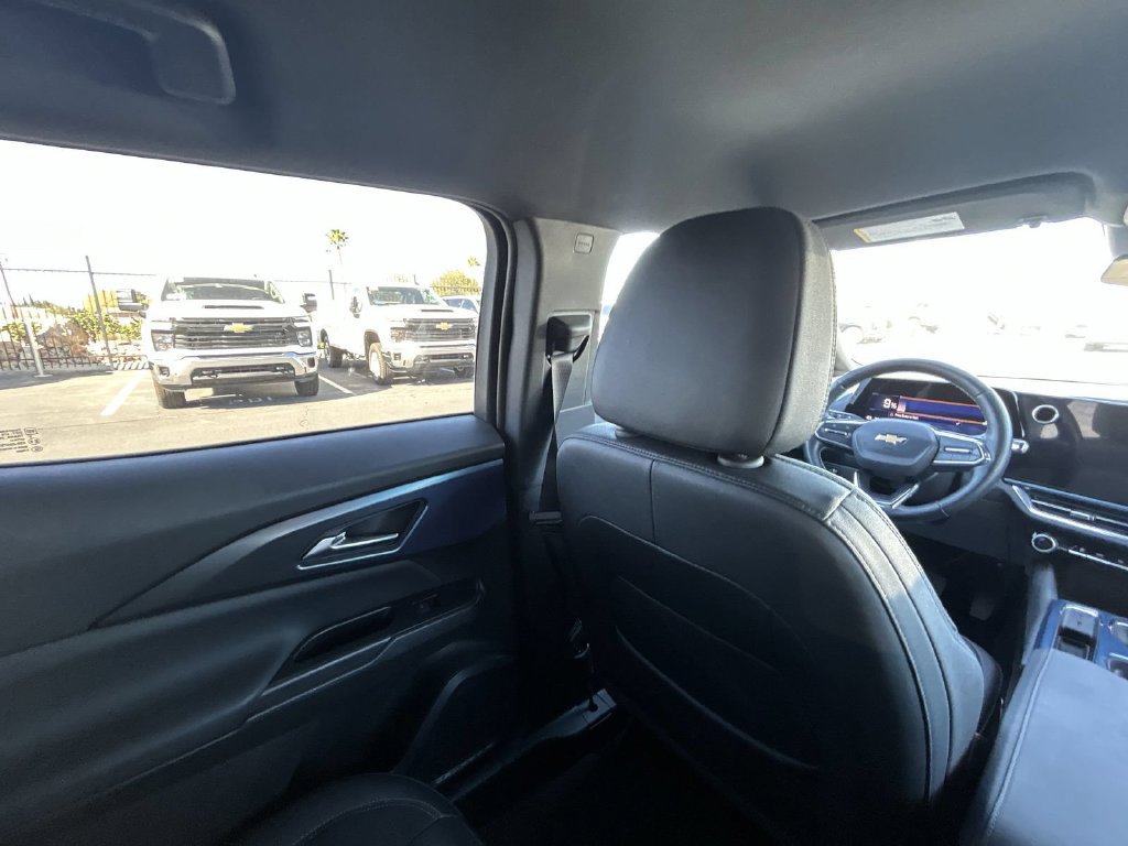 Used 2024 Chevrolet Equinox EV LT FWD image 7