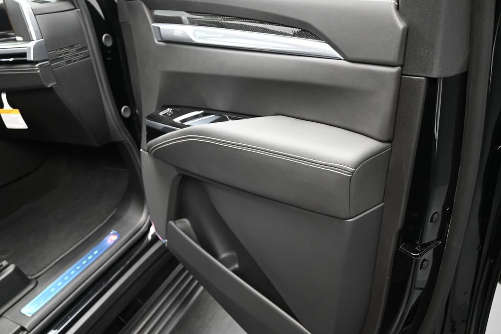 New 2026 Cadillac Escalade ESV V AWD/4WD image 26