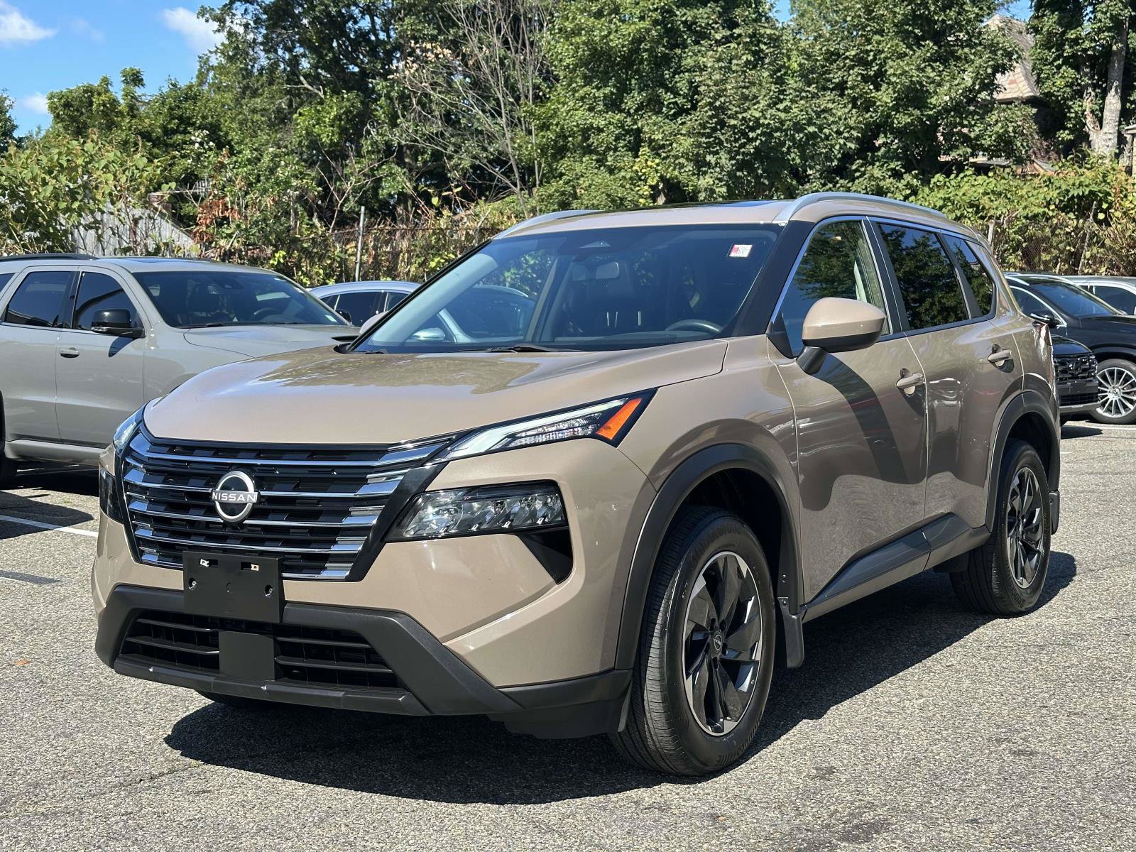 Used 2024 Nissan Rogue SV w/ SV Premium Package AWD/4WD image 6