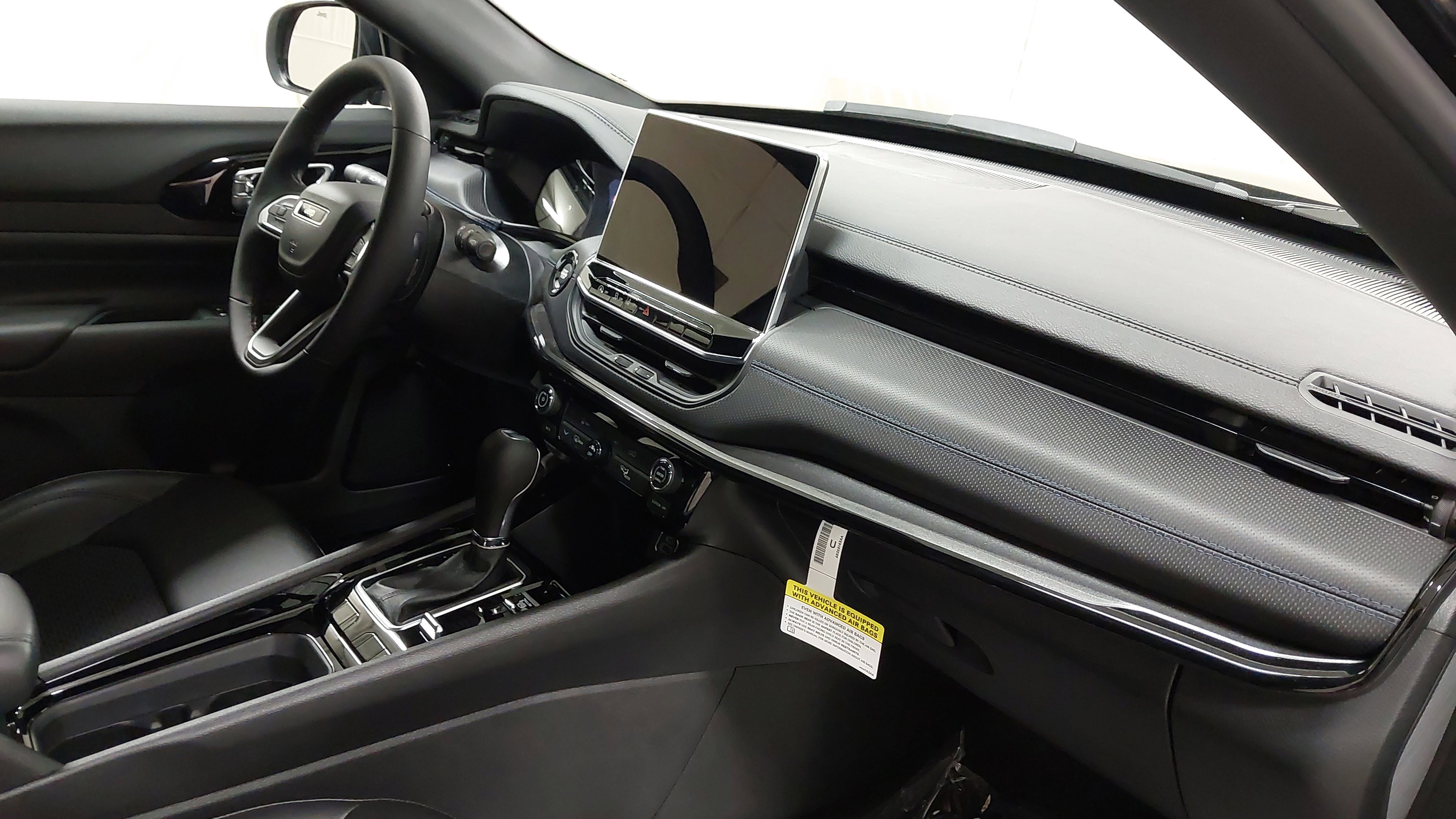 New 2026 Jeep Compass Latitude image 29