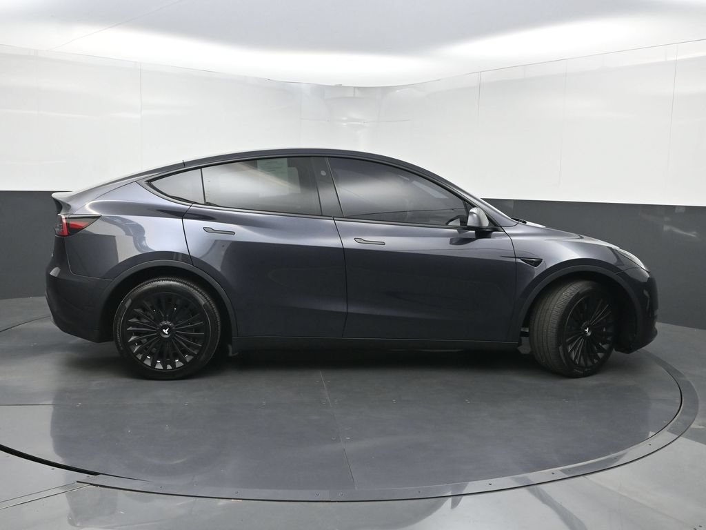 Used 2024 Tesla Model Y Long Range AWD/4WD image 41