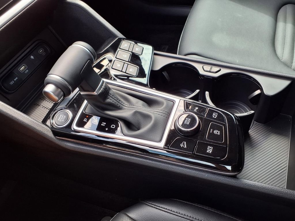 Used 2025 Kia Sportage SX image 11