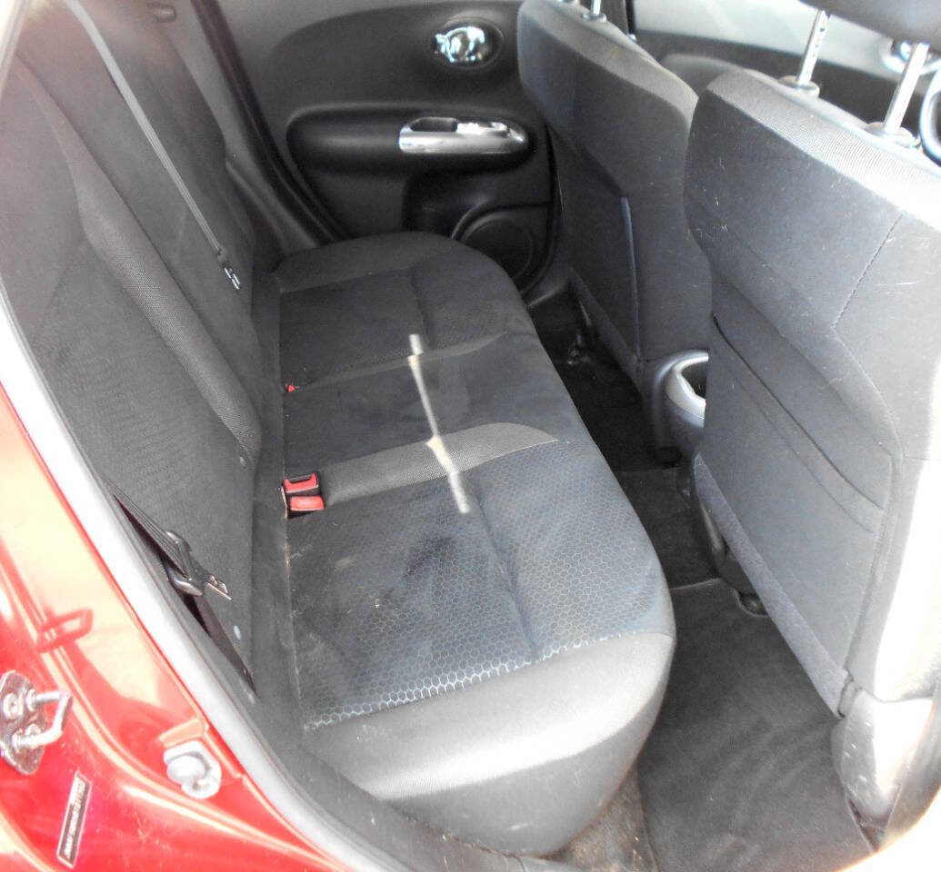 Used 2011 Nissan Juke SV w/ Sport Pkg image 17