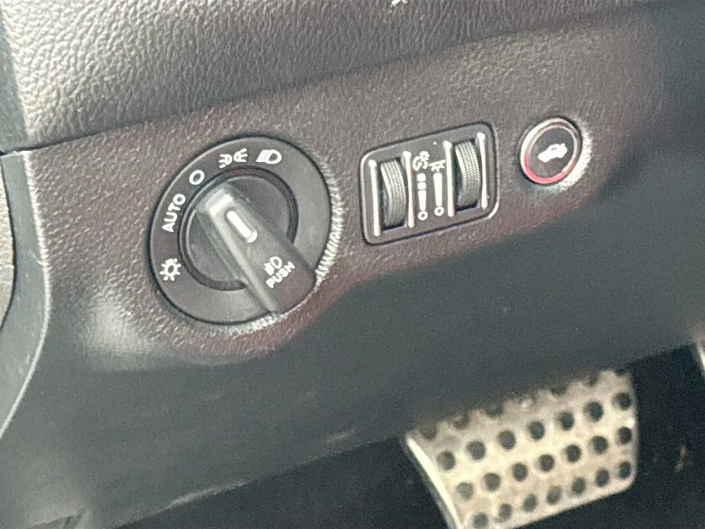 Used 2021 Dodge Challenger R/T w/ Performance Handling Group image 10