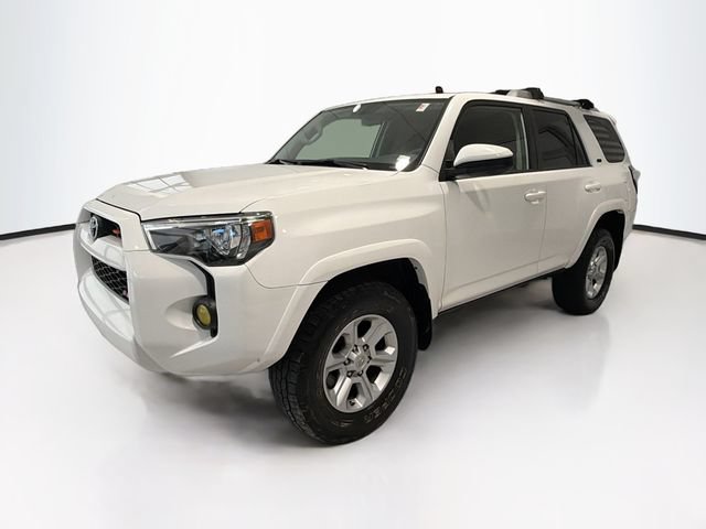 Certified 2017 Toyota 4Runner SR5 AWD/4WD image 3