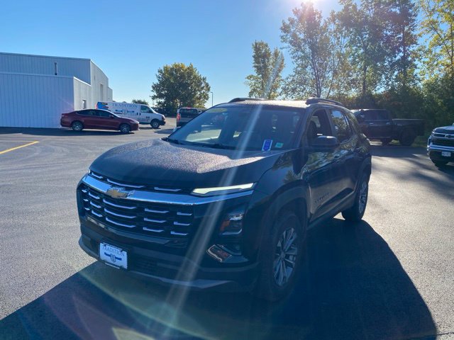 Used 2025 Chevrolet Equinox LT w/ Convenience Package II AWD/4WD image 1