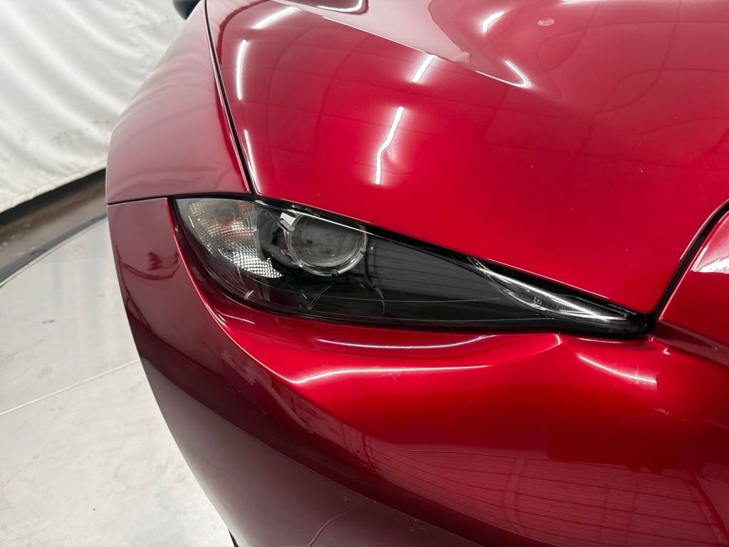Used 2021 MAZDA MX-5 Miata Club RWD image 10