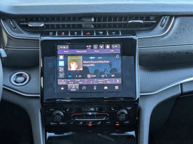 Used 2025 Jeep Grand Cherokee L Altitude RWD image 13