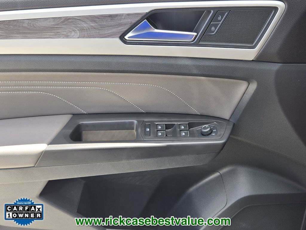 Used 2022 Volkswagen Atlas Cross Sport SE image 33