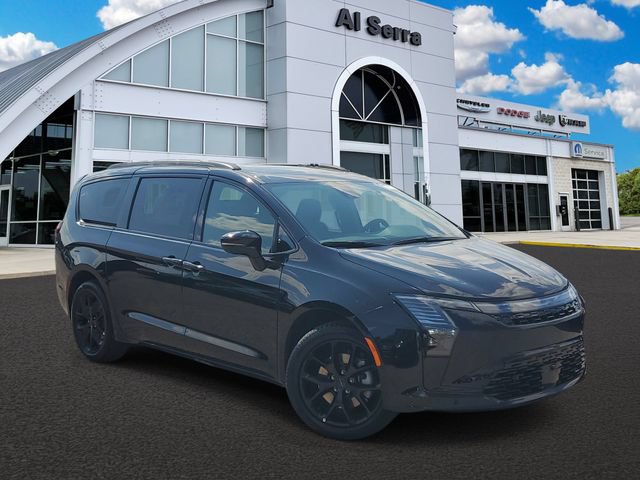 New 2027 Chrysler Pacifica Limited w/ Trailer Tow Group AWD/4WD image 1