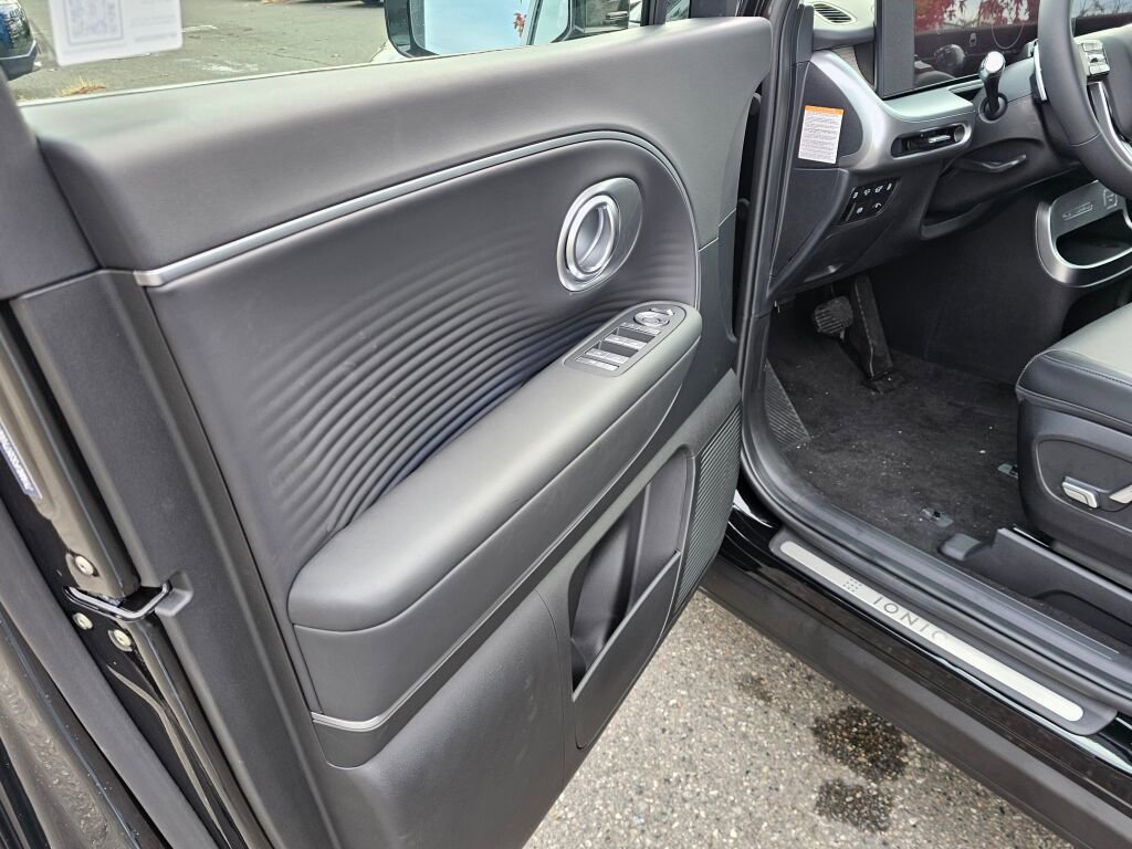 New 2026 Hyundai Ioniq 9 SEL image 17