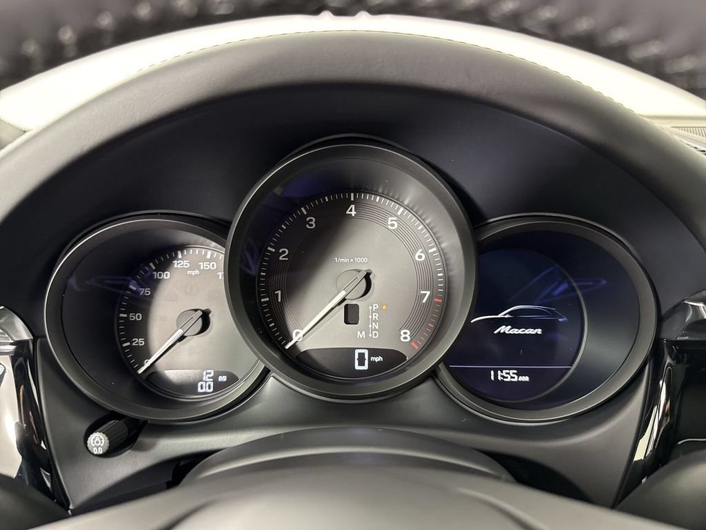 New 2026 Porsche Macan AWD/4WD image 37