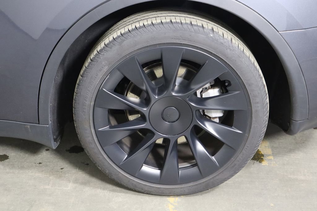 Used 2023 Tesla Model Y 2WD image 45