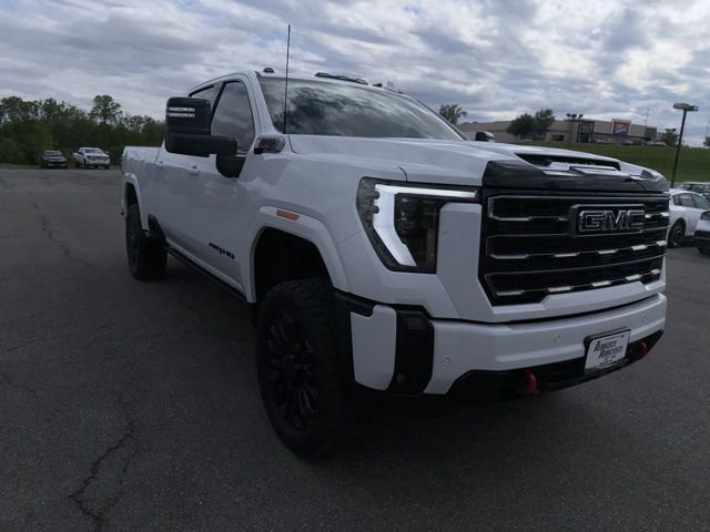 Used 2025 GMC Sierra 2500 AT4 w/ AT4 Premium Plus Package AWD/4WD image 8