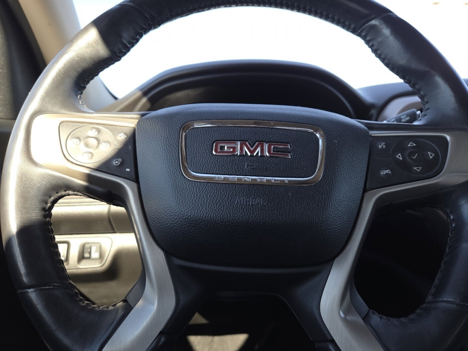 Used 2018 GMC Acadia Denali w/ Technology Package image 24