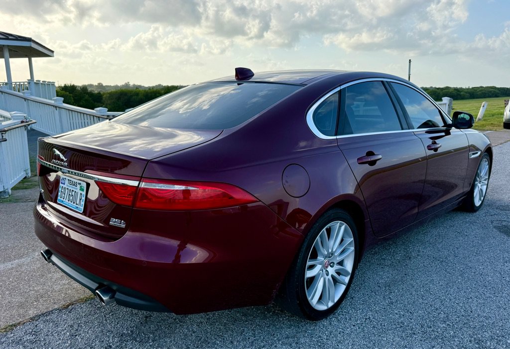 Used 2016 Jaguar XF Prestige AWD/4WD image 5