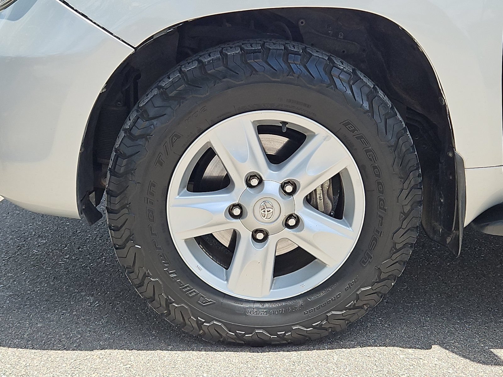 Used 2011 Toyota Land Cruiser w/ Upgrade Pkg AWD/4WD image 27