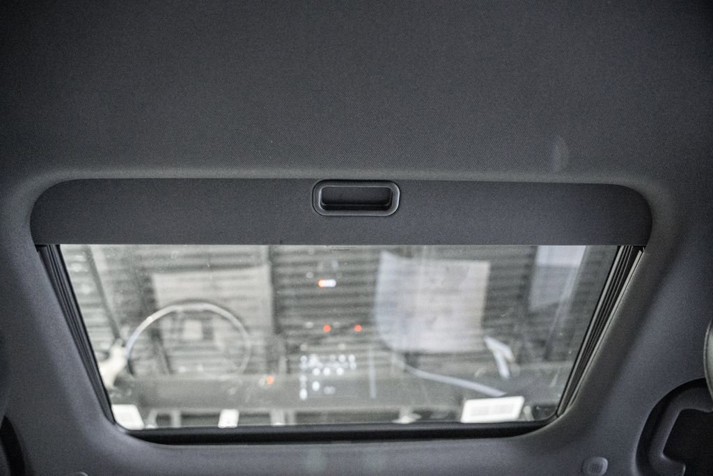 New 2025 Jeep Grand Cherokee Altitude image 31