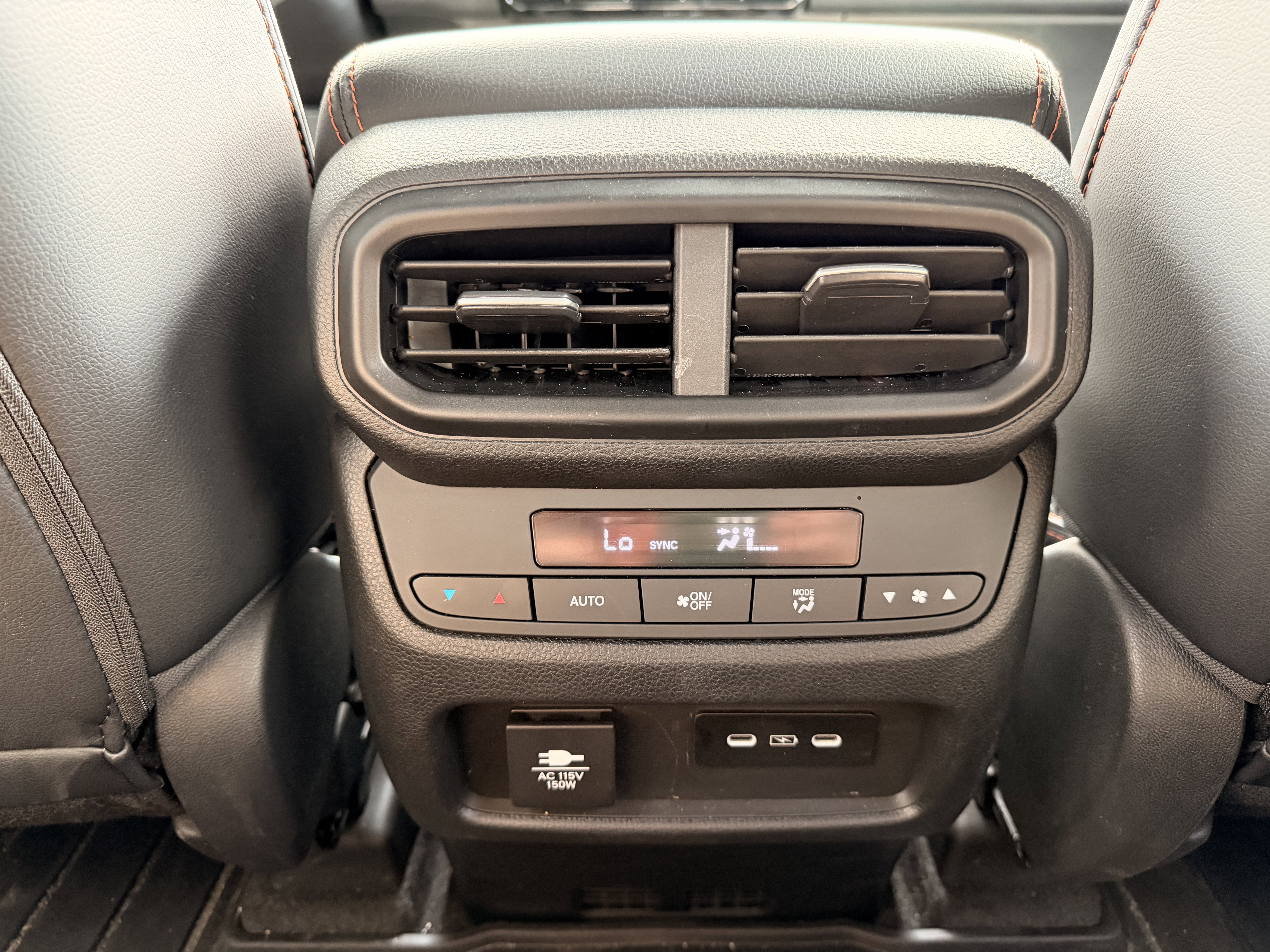 Used 2025 Honda Pilot TrailSport image 22
