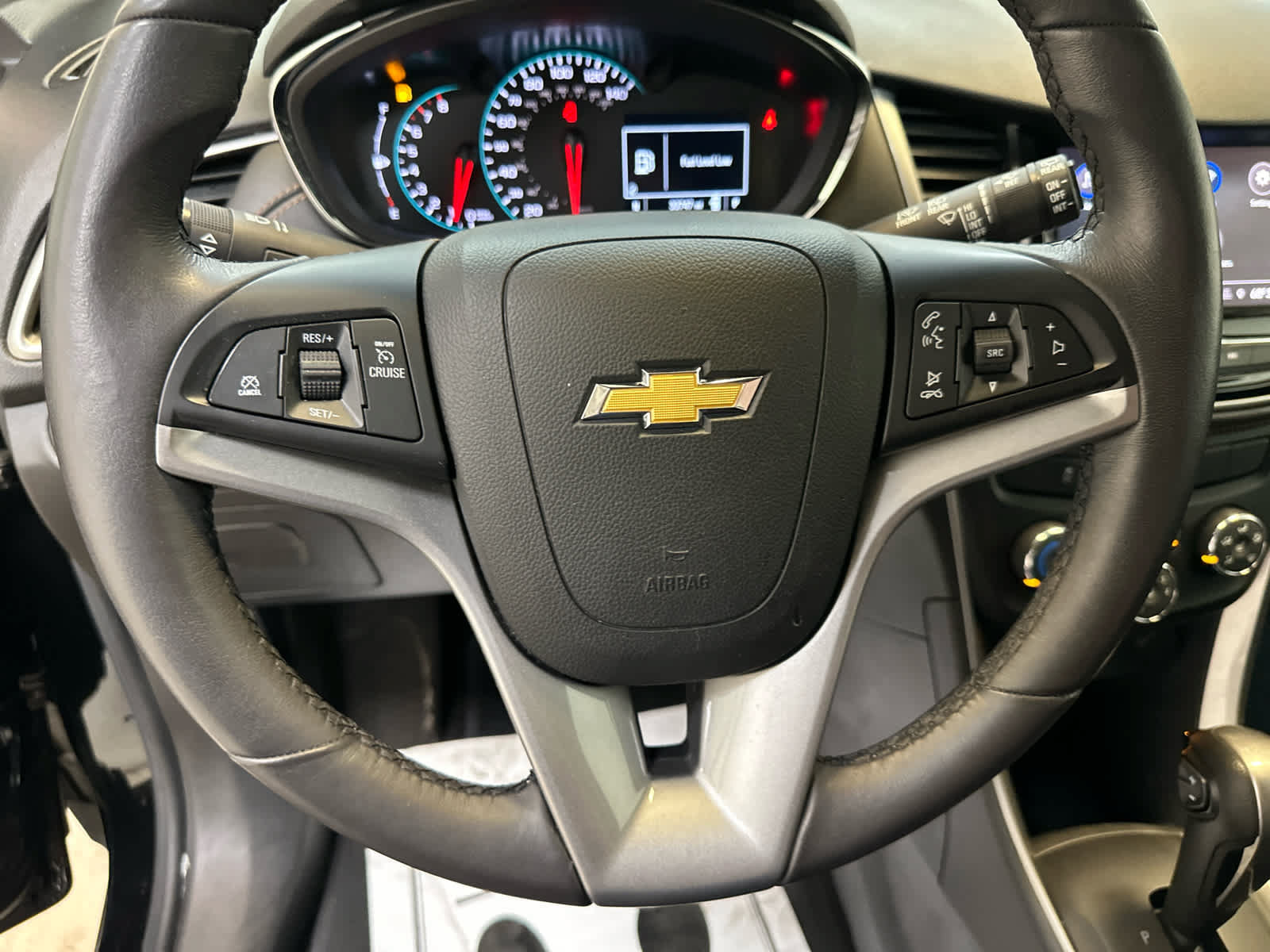 Used 2022 Chevrolet Trax LT w/ Premium Seat Package AWD/4WD image 13