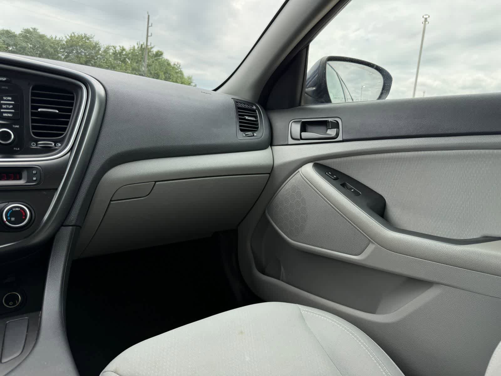 Used 2015 Kia Optima LX FWD image 8