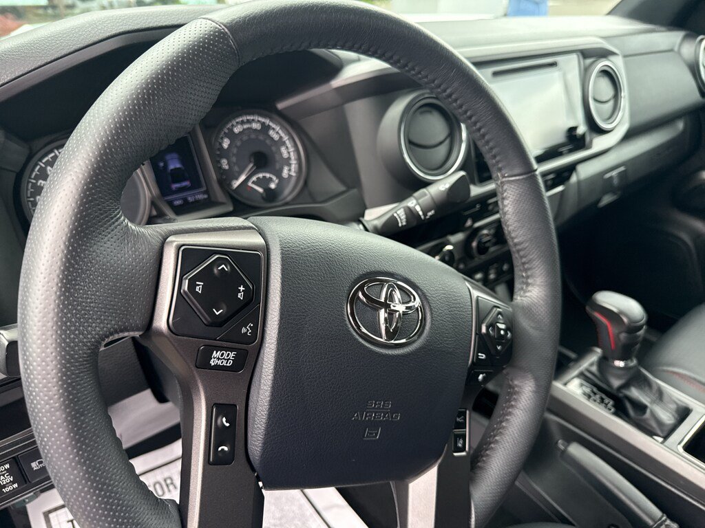 Used 2018 Toyota Tacoma TRD Pro AWD/4WD image 13