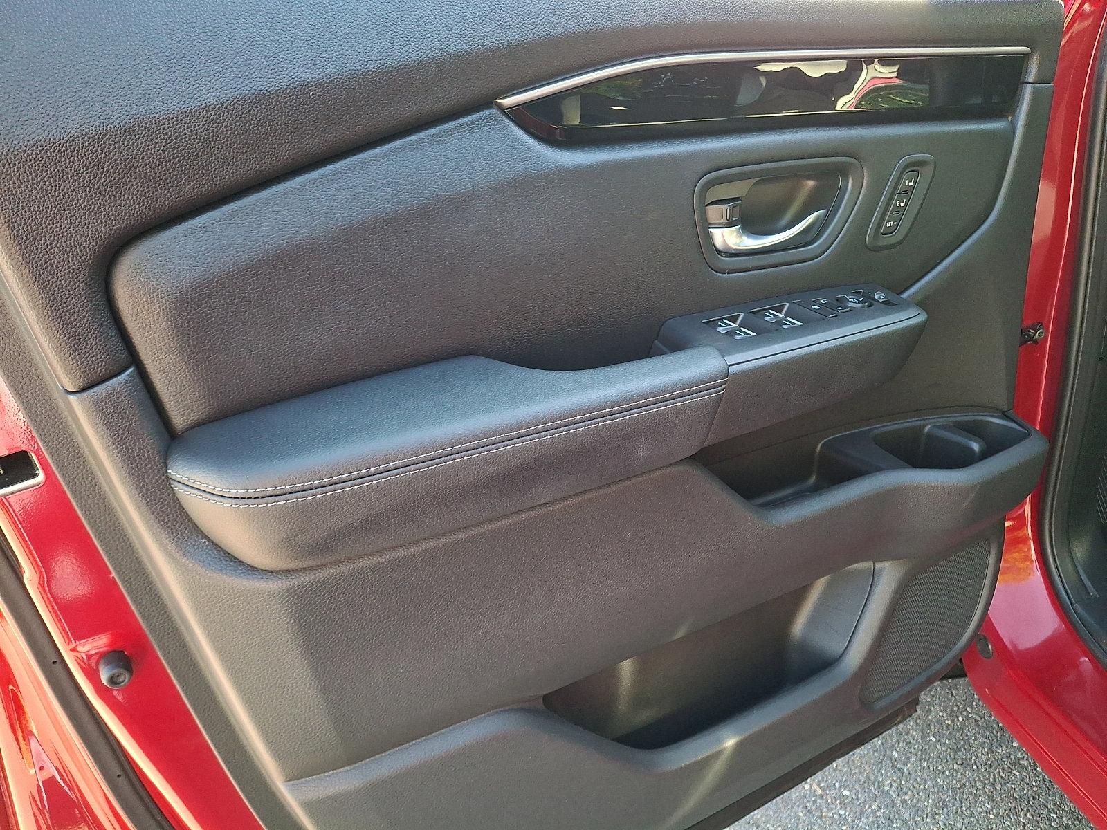 Used 2023 Honda Pilot Touring image 12