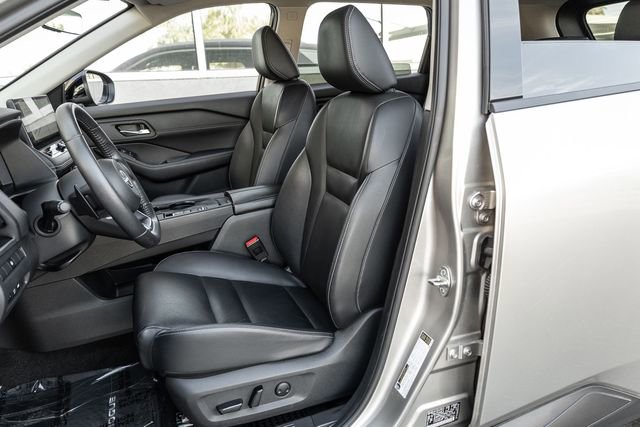 Used 2024 Nissan Rogue SL image 12