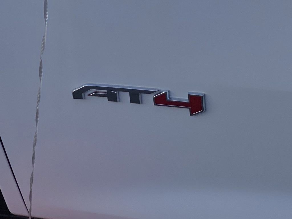 New 2026 GMC Acadia AT4 w/ Luxury Package image 17