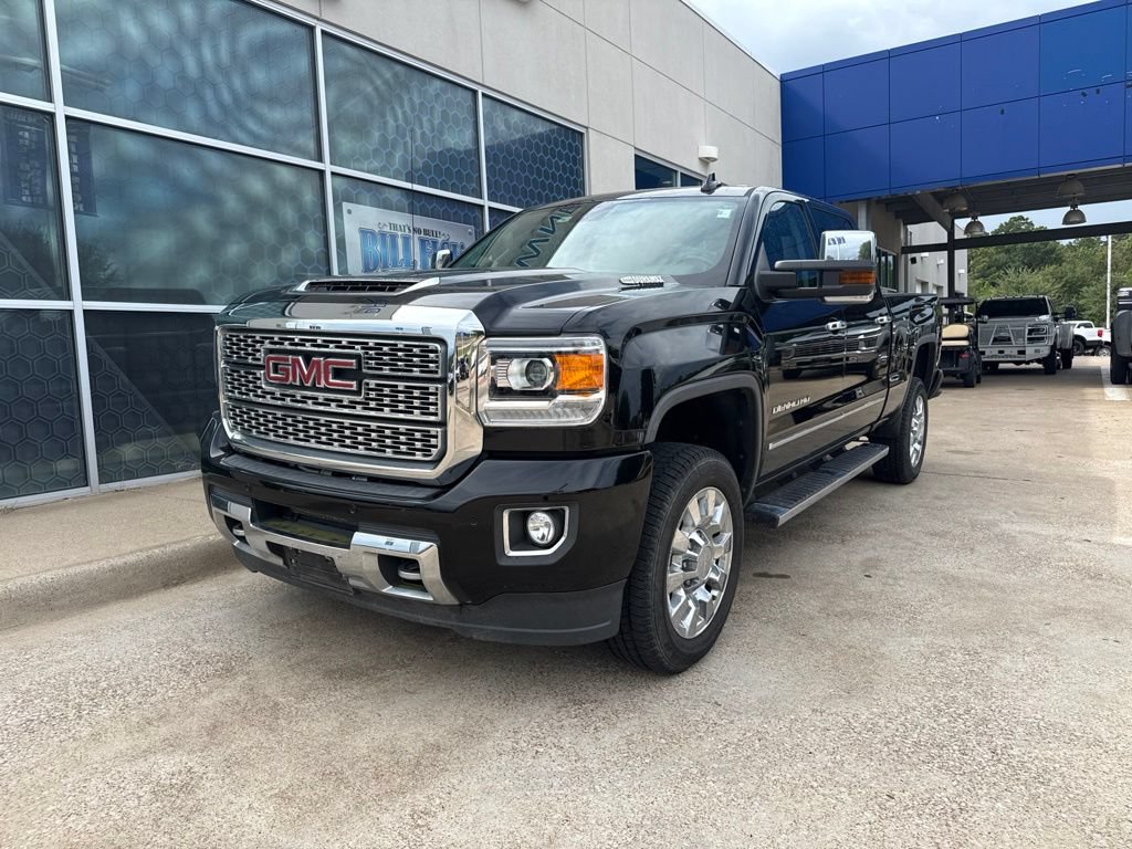 Used 2018 GMC Sierra 2500 Denali w/ Duramax Plus Package AWD/4WD image 4