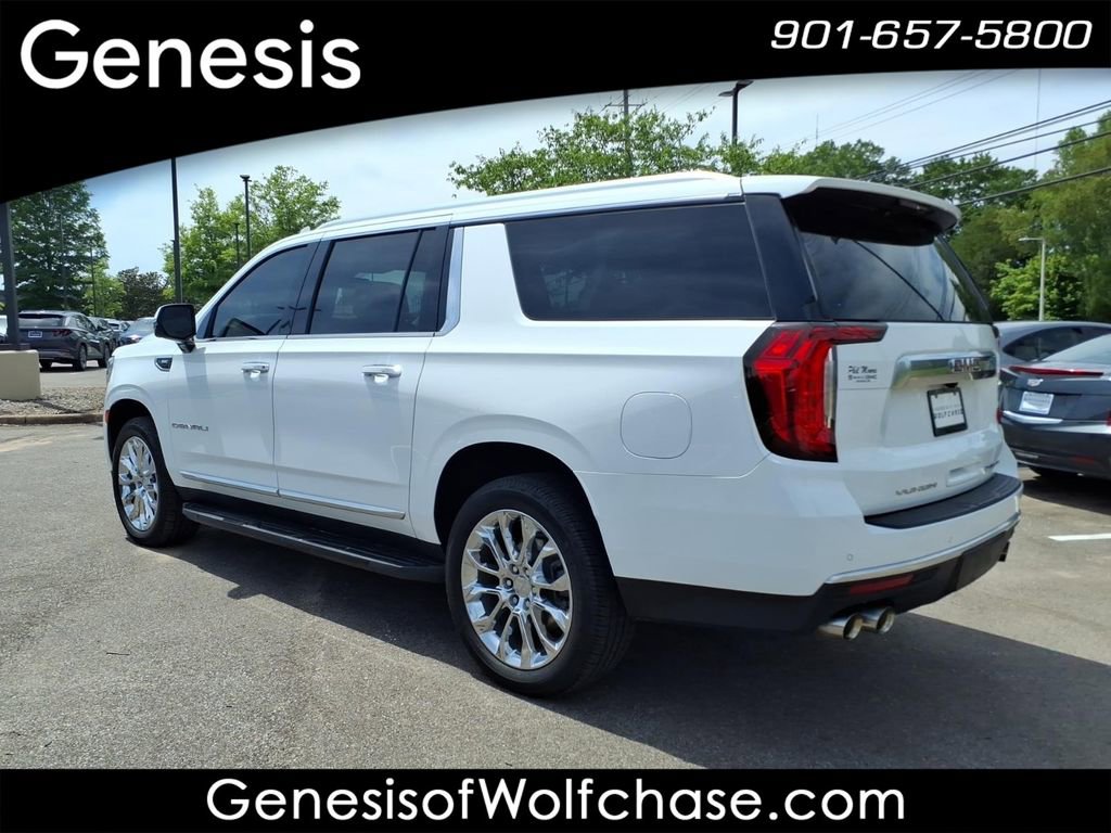 Used 2022 GMC Yukon XL Denali AWD/4WD image 3