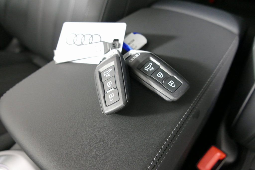 Certified 2025 Audi Q5 Premium Plus w/ Premium Plus image 13