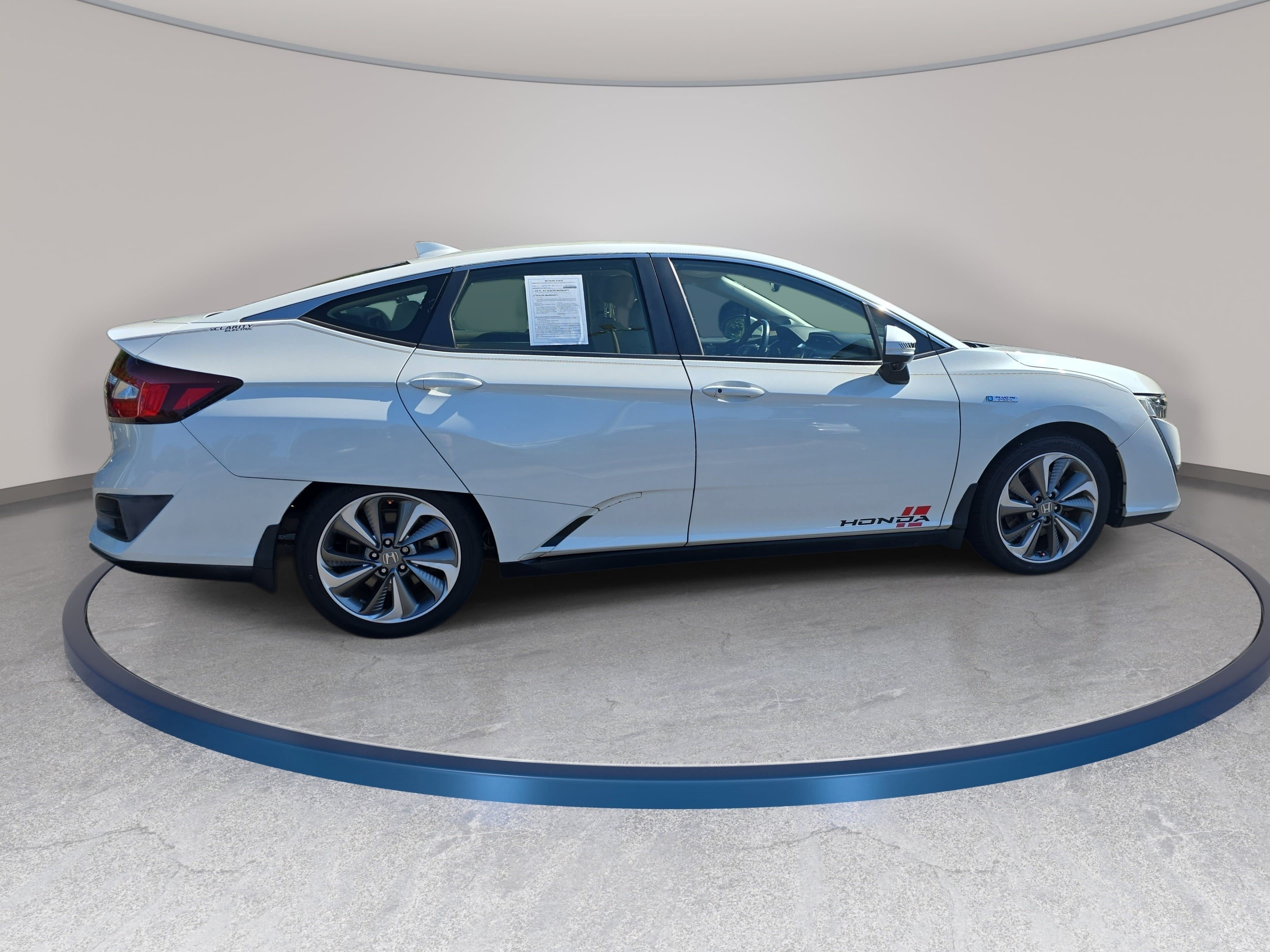 Used 2018 Honda Clarity Touring image 4