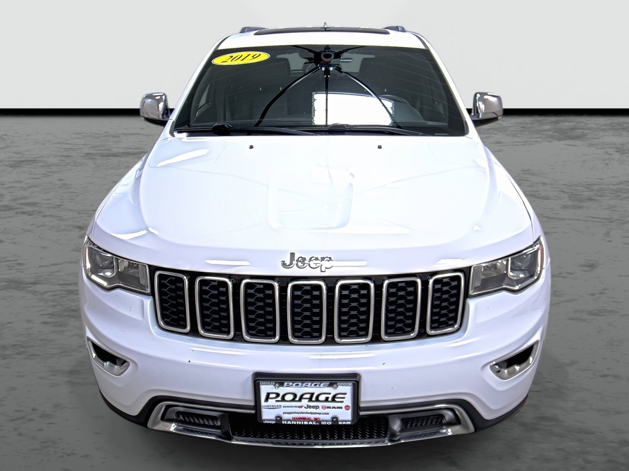 Used 2019 Jeep Grand Cherokee Limited AWD/4WD image 6