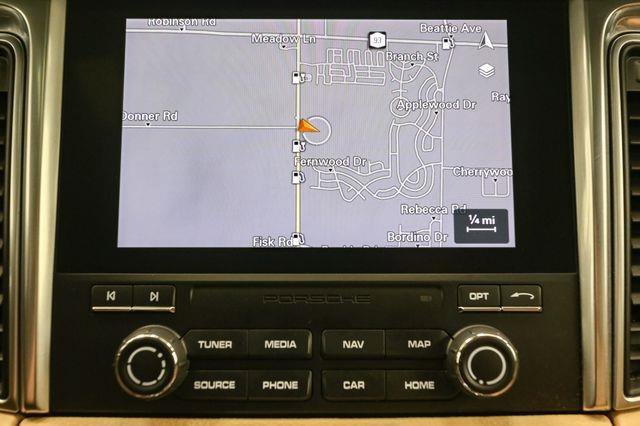 Used 2018 Porsche Macan Turbo image 27