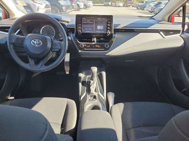 Used 2020 Toyota Corolla LE image 2