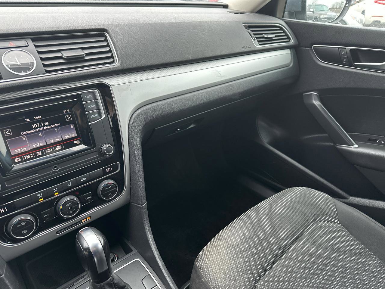 Used 2017 Volkswagen Passat 1.8T S image 13