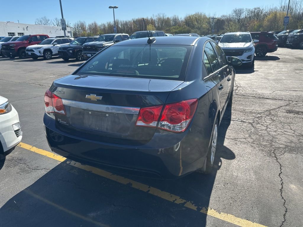 Used 2015 Chevrolet Cruze LS FWD image 2