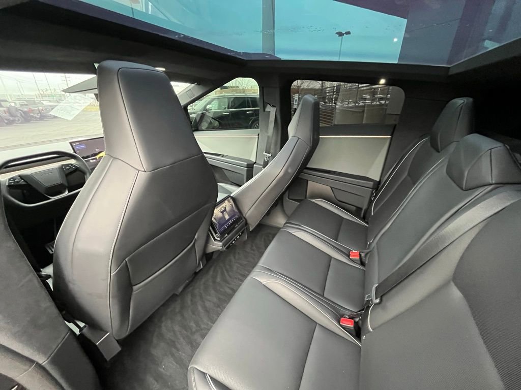 Used 2024 Tesla Cybertruck AWD Crew Cab image 19
