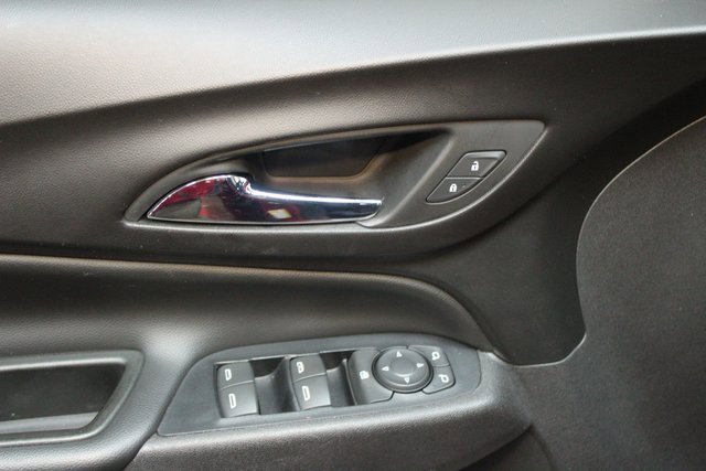 Used 2019 Chevrolet Equinox LT w/ Driver Convenience Package image 19