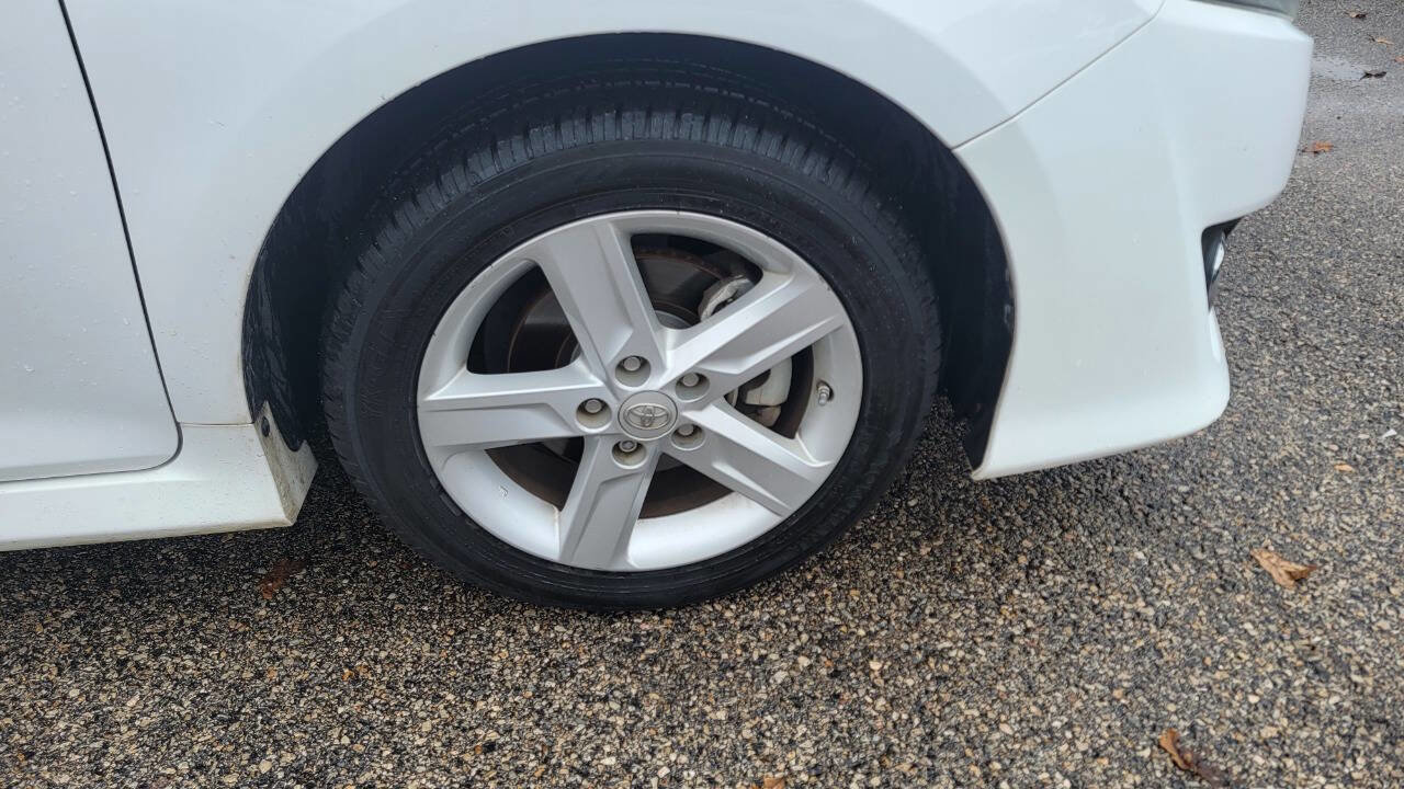 Used 2013 Toyota Camry SE image 32